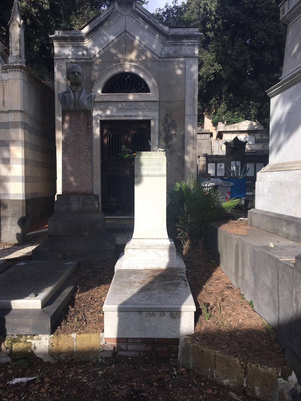 Salvatore Trinchese's tomb (1).jpg